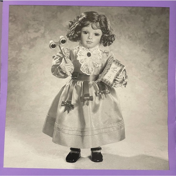 "Limited Edition Delight: Own 'Rosalind' - Picture 9 of 10